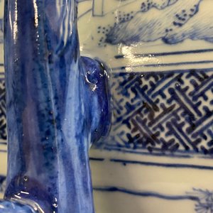 Un grand vase en porcelaine de Chine en bleu et blanc à décor des 'Sept sages dans la forêt de bambou', Qianlong — photo 8