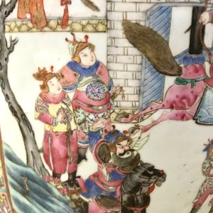 Un grand vase en porcelaine de Chine famille rose, 19ème — photo 21