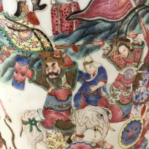 Un grand vase en porcelaine de Chine famille rose, 19ème — photo 34