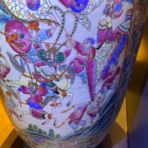 Un grand vase en porcelaine de Chine famille rose, 19ème — photo 20
