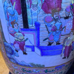 Un grand vase en porcelaine de Chine famille rose, 19ème — photo 29