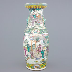 Un grand vase en porcelaine de Chine famille rose, 19ème — photo 3