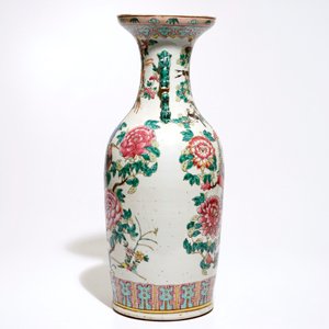 Un grand vase en porcelaine de Chine famille rose, 19ème — photo 4
