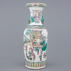 Un grand vase en porcelaine de Chine famille rose à décor de la production de soie, 19ème — photo 1