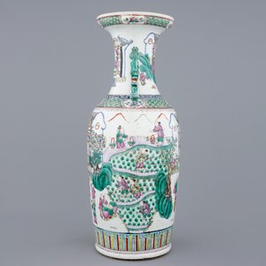 Un grand vase en porcelaine de Chine famille rose à décor de la production de soie, 19ème — photo 2