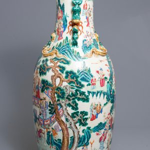 Un grand vase en porcelaine de Chine famille rose à décor d'immortels, 19ème — photo 2