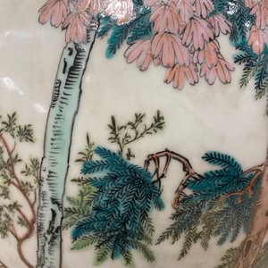 Un grand vase en porcelaine de Chine famille rose à décor d'immortels, République — photo 31