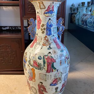 Un grand vase en porcelaine de Chine famille rose à décor 'Wu Shuang Pu', 19ème — photo 18