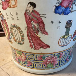 Un grand vase en porcelaine de Chine famille rose à décor 'Wu Shuang Pu', 19ème — photo 29
