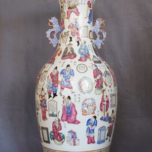 Un grand vase en porcelaine de Chine famille rose à décor 'Wu Shuang Pu', 19ème — photo 45