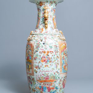 Un grand vase en porcelaine de Chine famille rose de Canton, 19ème — photo 3