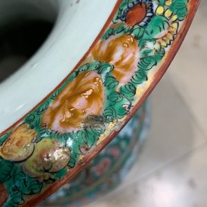 Un grand vase en porcelaine de Chine famille rose de Canton, 19ème — photo 8