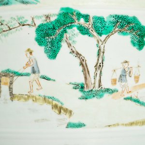 Un grand vase en porcelaine de Chine famille verte à décor de paysages et calligraphie, 19ème — photo 8