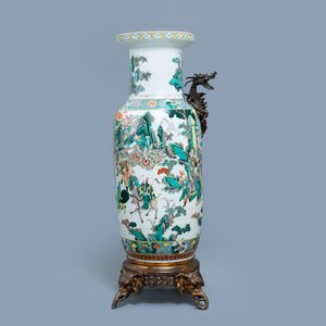 Un grand vase en porcelaine de Chine famille verte à monture en bronze doré, 19ème — photo 2