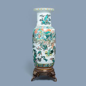 Un grand vase en porcelaine de Chine famille verte à monture en bronze doré, 19ème — photo 3