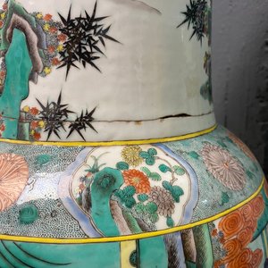 Un grand vase en porcelaine de Chine famille verte à monture en bronze doré, 19ème — photo 10