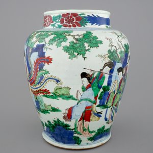 Un grand vase en porcelaine de Chine wucai, époque Transition, 1620-1683 — photo 2