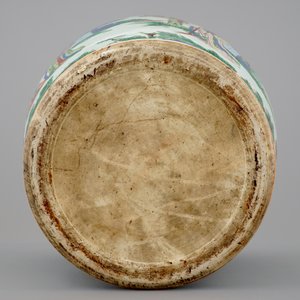 Un grand vase en porcelaine de Chine wucai, époque Transition, 1620-1683 — photo 6