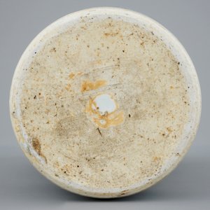 Un grand vase en porcelaine de Chine wucai, époque Transition — photo 6