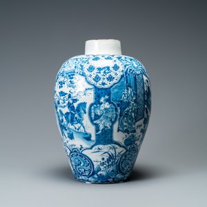 Un grand vase exceptionnel en faïence de Delft en bleu et blanc à décor de chinoiserie, 17/18ème — photo 5