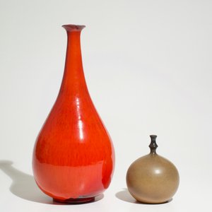 Un grand vase moderniste de forme bouteille et un petit vase globulaire, prob. Amphora, 2ème moitié du 20ème — photo 5