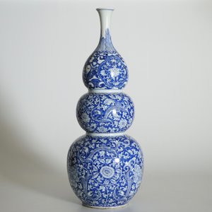 Un grand vase triple gourde en porcelaine de Chine bleu et blanc, Kangxi — photo 22