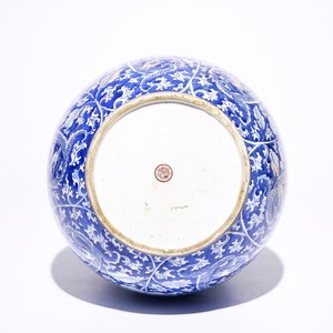 Un grand vase triple gourde en porcelaine de Chine bleu et blanc, Kangxi — photo 5