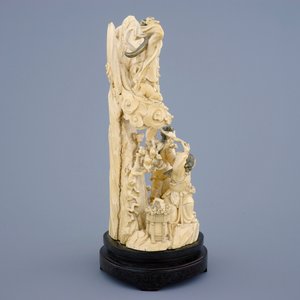 Un groupe de Chang'e avec deux filles en ivoire sculpté sur socle en bois, Chine, 19/20ème — photo 5