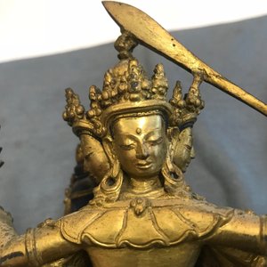 Un groupe de Manjusri et Prajnaparamita en bronze doré à inscription, Tibet, 17/18ème — photo 19