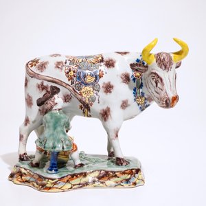Un groupe d'une vache et un fermier en faïence de Delft polychrome, 18ème — photo 2