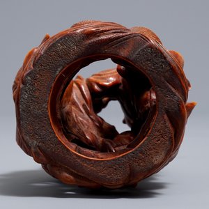 Un groupe en bambou sculpté figurant deux garçons jouants, 19/20ème — photo 7