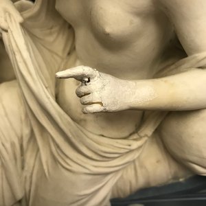 Un groupe en biscuit de Sèvres à titre 'L'insomnie', France, début du 19ème — photo 8