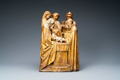 Un groupe en bois doré et polychromé représentant 'La Circoncision', Flandres, 16ème