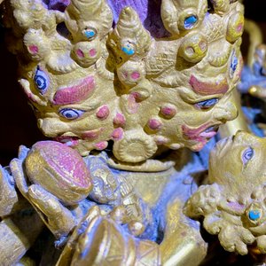 Un groupe en bronze doré figurant Mahakala et Yab-Yum en bronze doré, Sino-Tibet, 19ème — photo 16