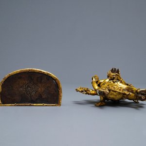 Un groupe en bronze doré figurant Mahakala et Yab-Yum en bronze doré, Sino-Tibet, 19ème — photo 6