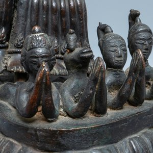Un groupe en bronze figurant Mahakala et Yab-Yum, Tibet, 19ème — photo 11