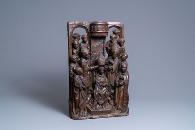 Un groupe en chêne sculpté représentant la consécration d'un évêque, Nord de la France, vers 1500