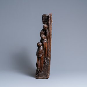 Un groupe en chêne sculpté représentant la consécration d'un évêque, Nord de la France, vers 1500 — photo 5