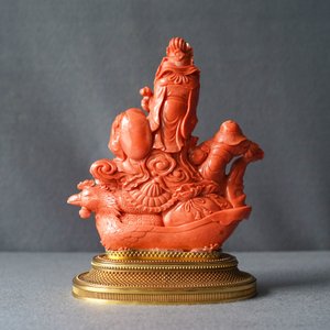 Un groupe en corail rouge figurant les sept divinités du bonheur sur un bateau de phénix, Japon, Meiji, 19ème — photo 9