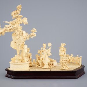 Un groupe en ivoire sculpté de musiciens sur socle en bois, début du 20ème — photo 3