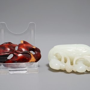 Un groupe en jade sculpté figurant deux canards mandarin sur feuille de lotus, 19ème — photo 7