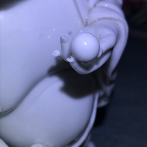 Un groupe en porcelaine blanc de Chine figurant Bouddha et des garçons jouants, République, 20ème — photo 21