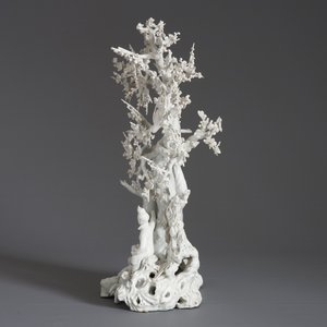 Un groupe en porcelaine blanc de Chine figurant deux femmes autour d'un arbre, 18ème — photo 29
