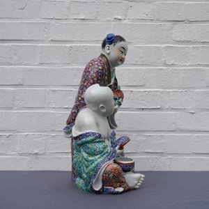 Un groupe en porcelaine de Chine famille rose figurant deux enfants, République, 20ème — photo 24