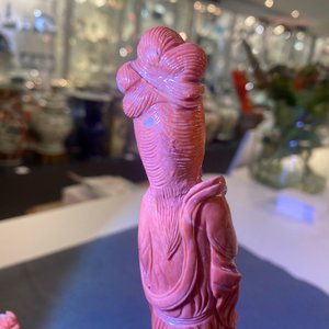 Un groupe figurant Guanyin en corail rouge sculpté, Chine, 19/20ème — photo 39