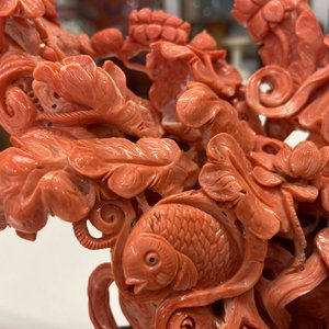 Un groupe figurant Guanyin et une servante en corail rouge sculpté, Chine, 19/20ème — photo 18