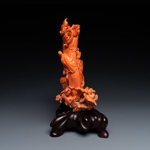 Un groupe figurant Guanyin et une servante en corail rouge sculpté, Chine, 19/20ème — photo 2