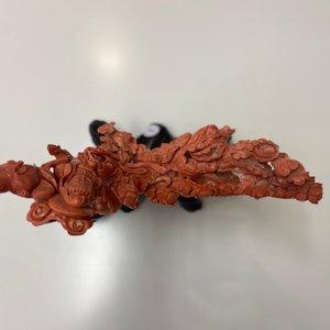 Un groupe figurant Guanyin et une servante en corail rouge sculpté, Chine, 19/20ème — photo 22