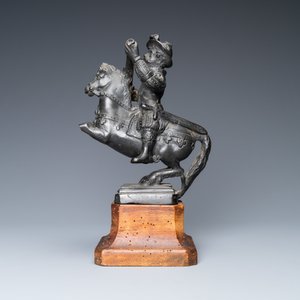 Un groupe représentant Henri IV à cheval en bronze patiné noir, vers 1600 — photo 2