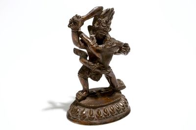 Un groupe sino-tibétain en bronze de Mahakala avec Sakti, 19ème